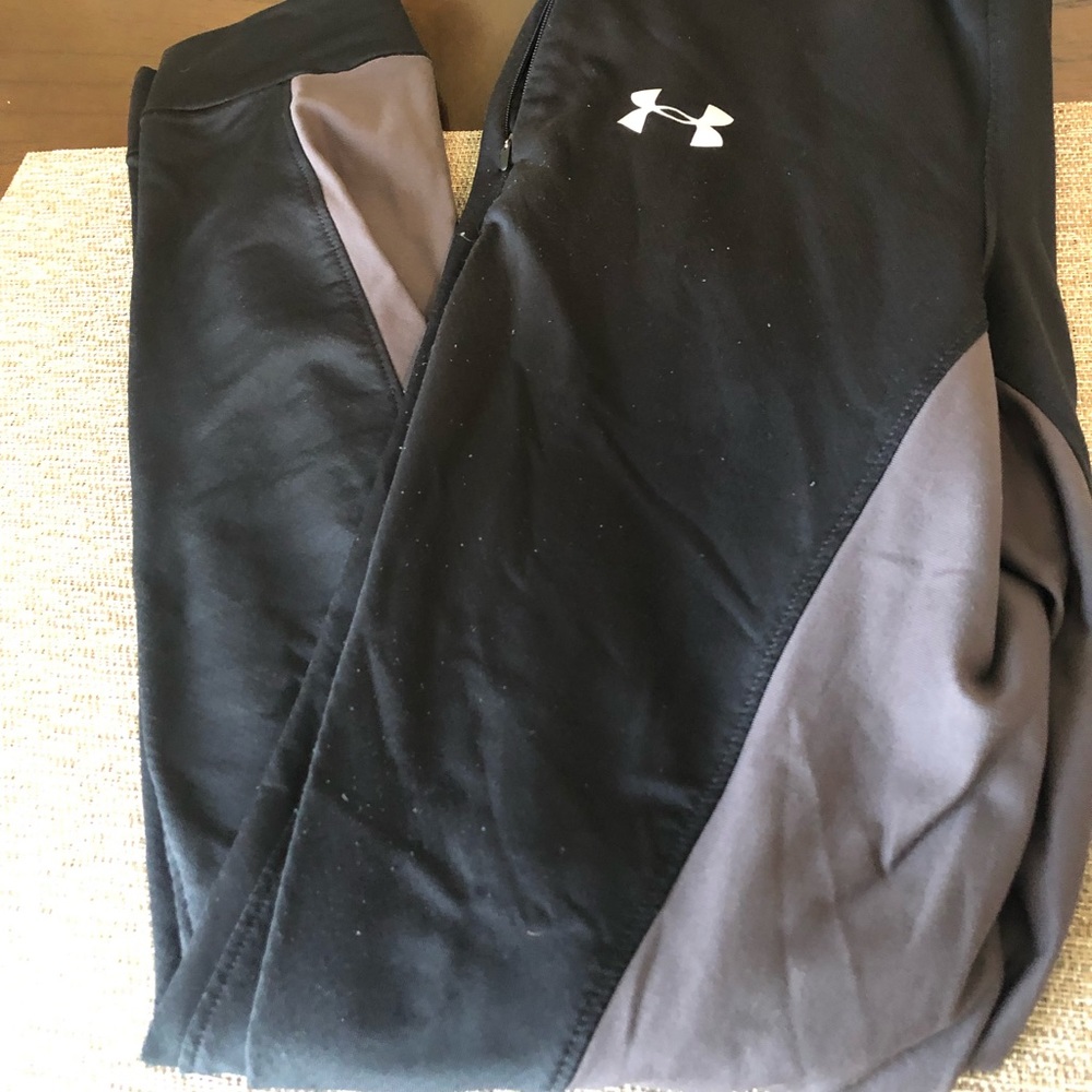 Men’s small Under Armour joggers